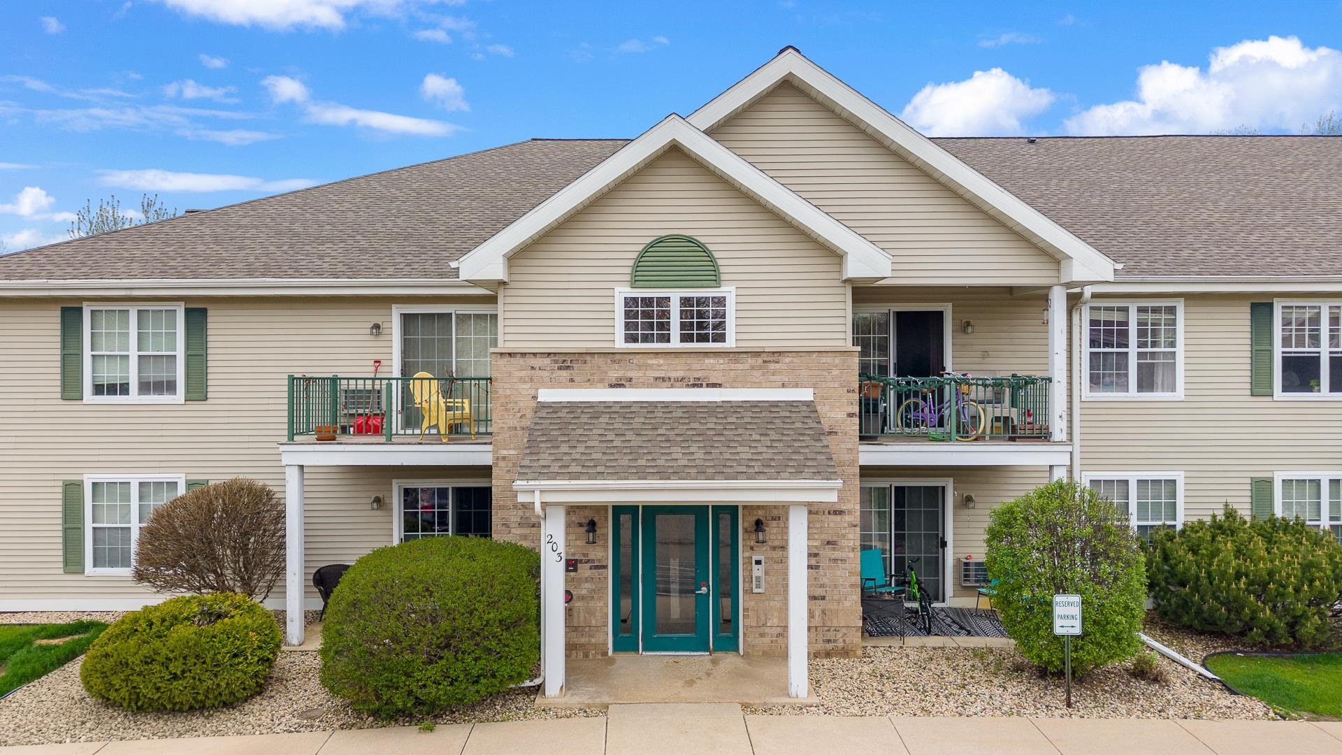 203 Kearney Way, Unit 304 Waunakee, WI 53597 - Photo 3 of 49