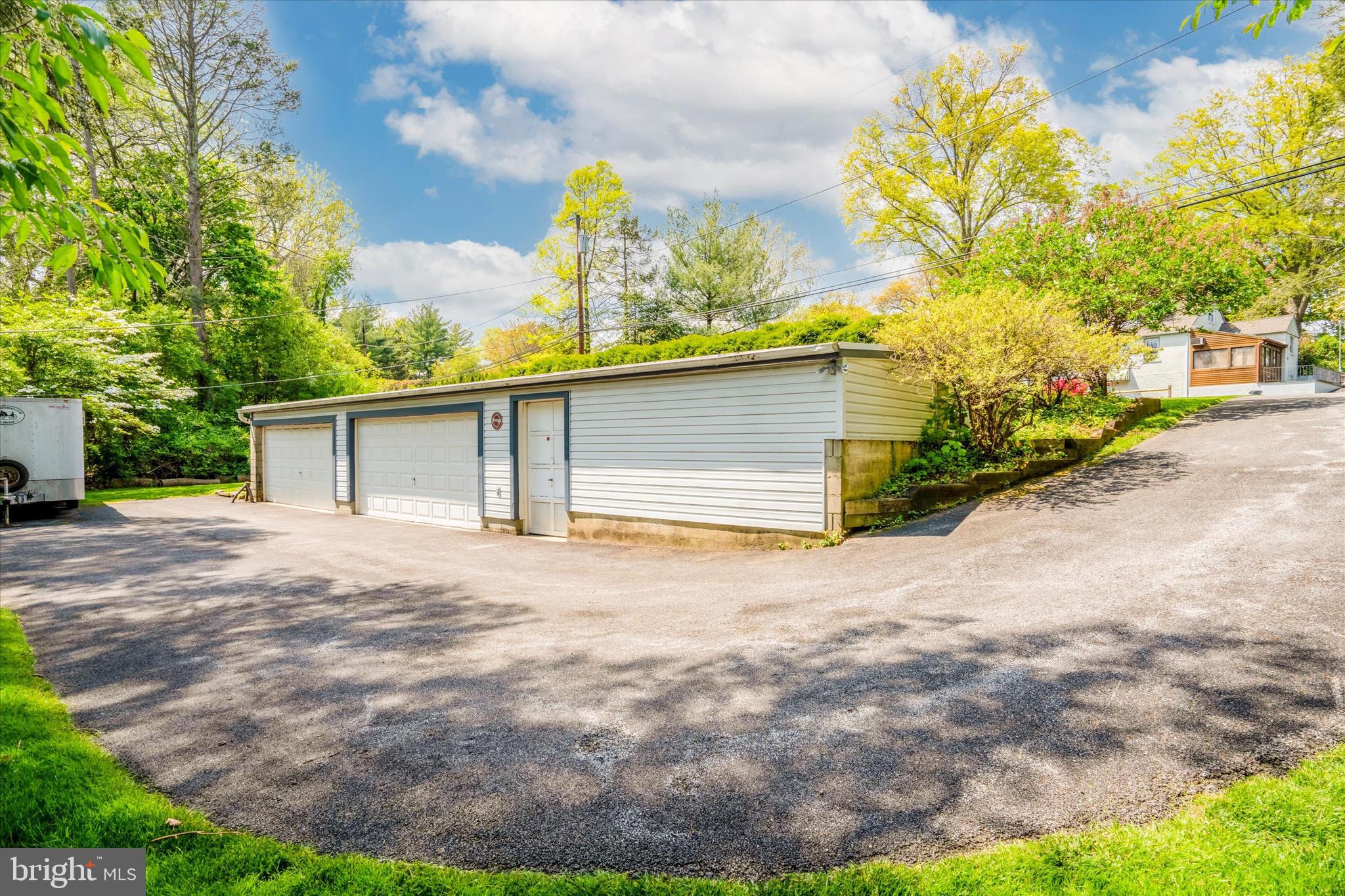 119 Ridgefield Road Newtown Square, PA 19073 - Photo 11 of 56 4+ Car Garage