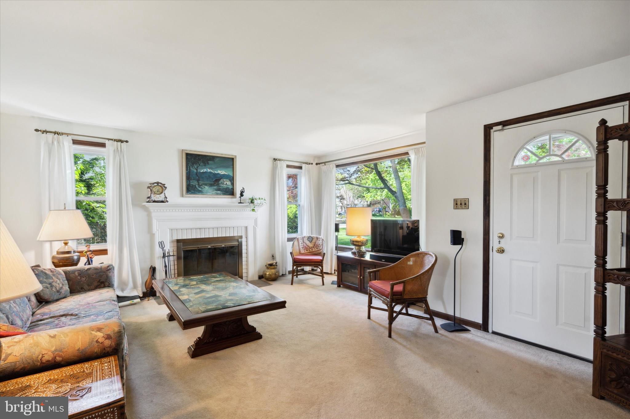 119 Ridgefield Road Newtown Square, PA 19073 - Photo 12 of 56 Living Room