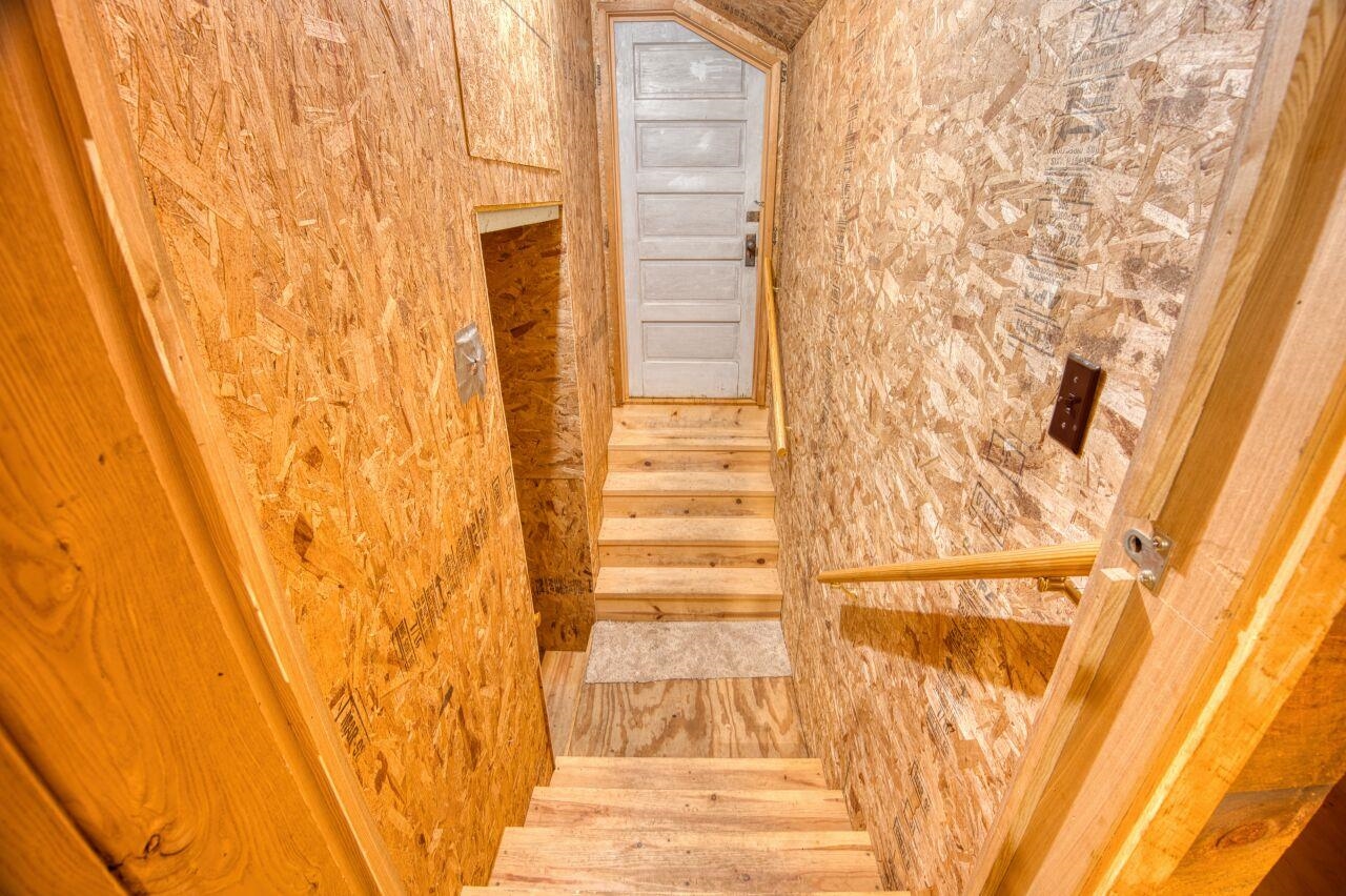 6312 Juniper Lane Gilbert, MN 55741 - Photo 30 of 50 View of staircase