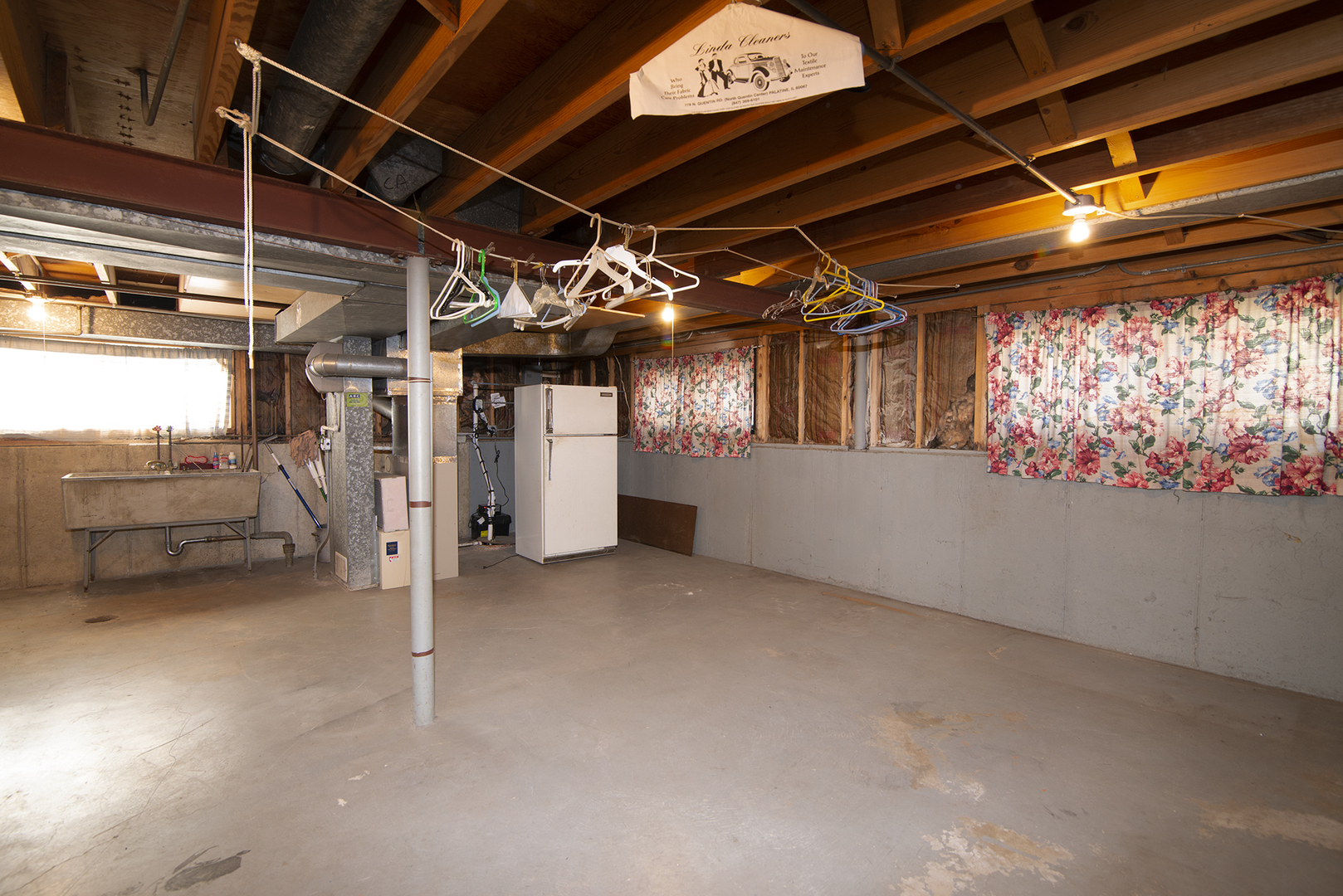81 Ambleside Road Des Plaines, IL 60016 - Photo 22 of 24 a view of empty room with wooden ceiling