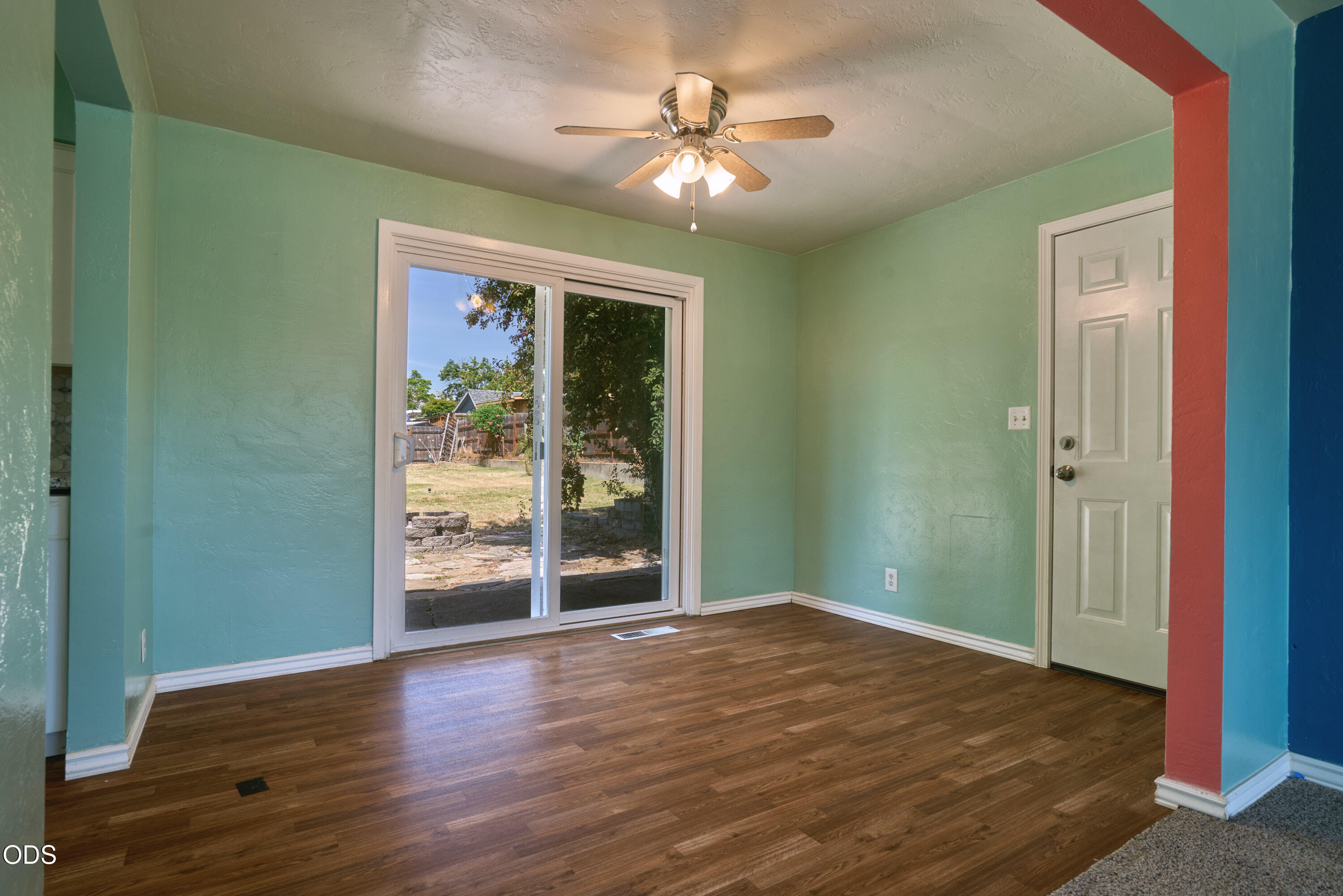 340 Sutter Avenue Medford, OR 97504 - Photo 12 of 27