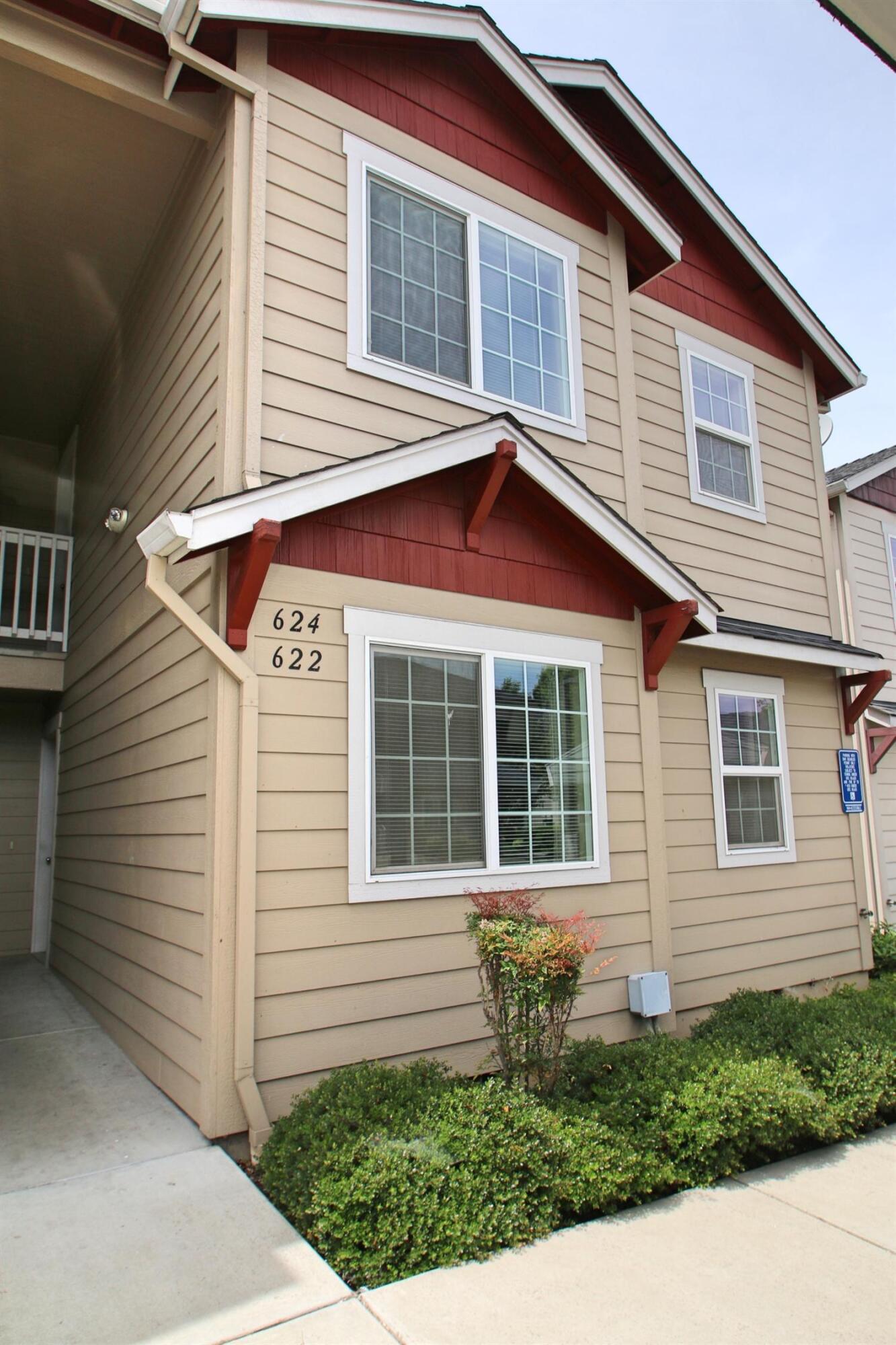 622-624 Midway Road Medford, OR 97501 - Photo 2 of 19 Front 2
