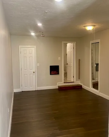 $2,350 | 32 Hinckley Street, Unit 1R, Somerville, MA 02145