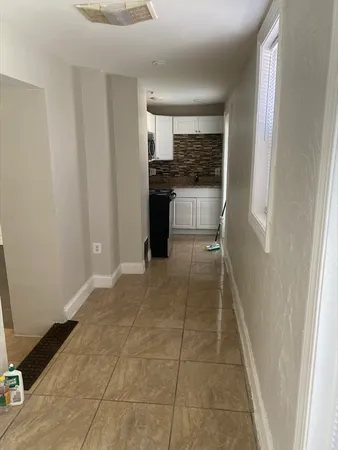 $2,350 | 32 Hinckley Street, Unit 1R, Somerville, MA 02145