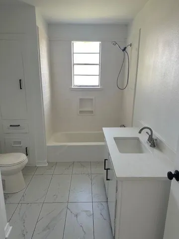 $1,600 | 117 Sigma Street, Unit B, Belle Chasse, LA 70037