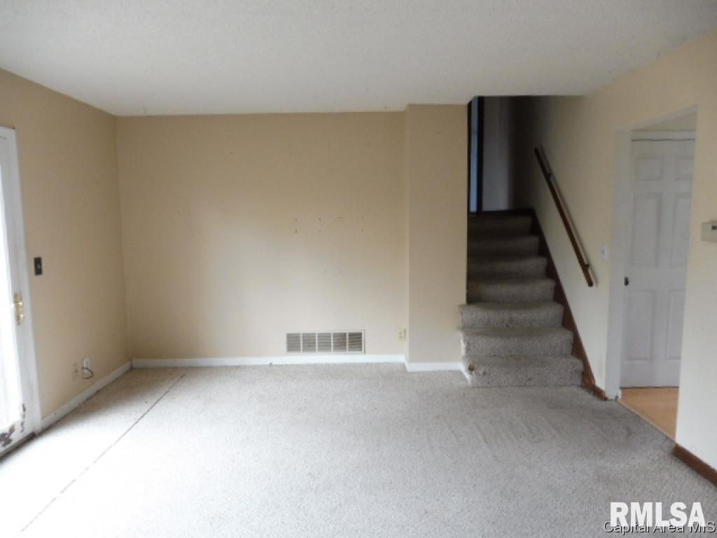 1933 King Arthur Drive Decatur, IL 62526 - Photo 2 of 13