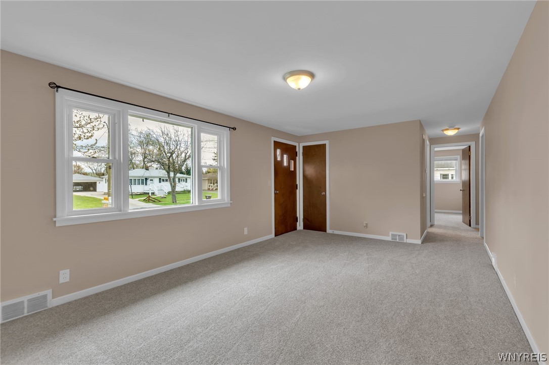 87 South Irwinwood Road Lancaster, NY 14086 - Photo 11 of 31