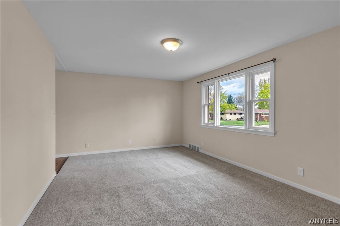87 South Irwinwood Road Lancaster, NY 14086 - Photo 12 of 31