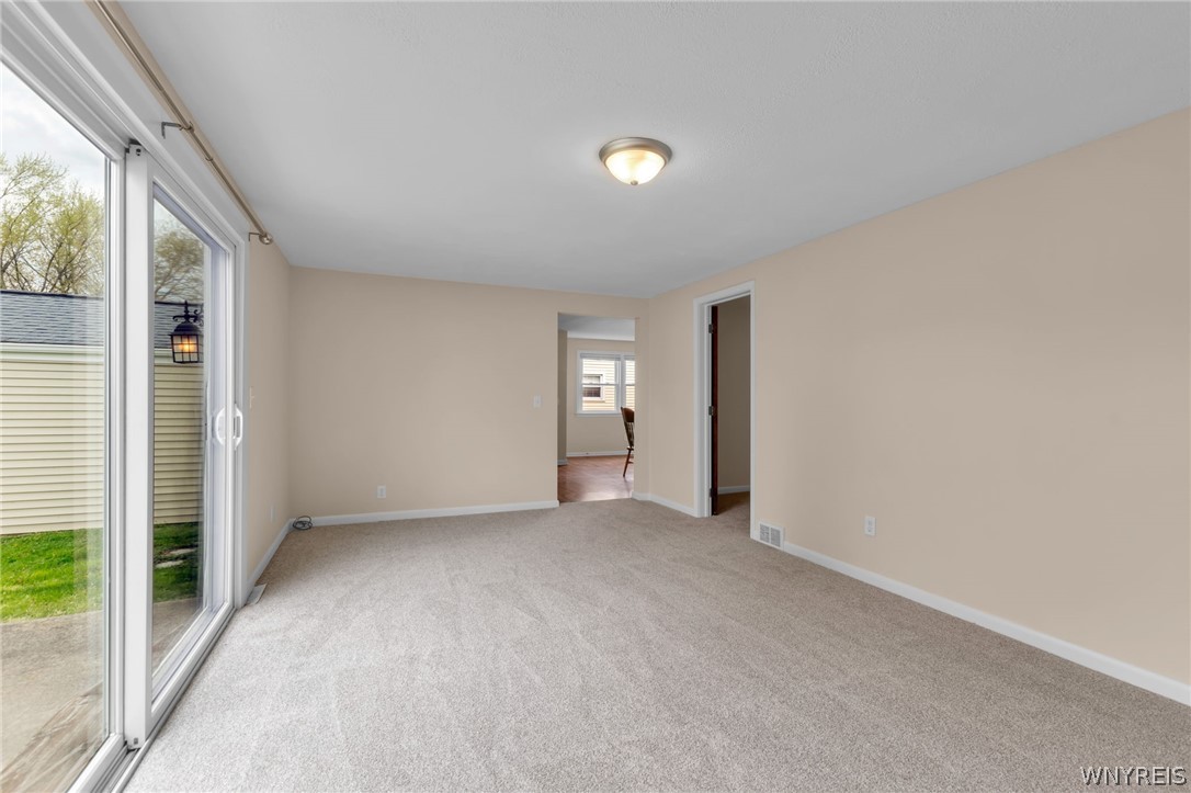87 South Irwinwood Road Lancaster, NY 14086 - Photo 16 of 31