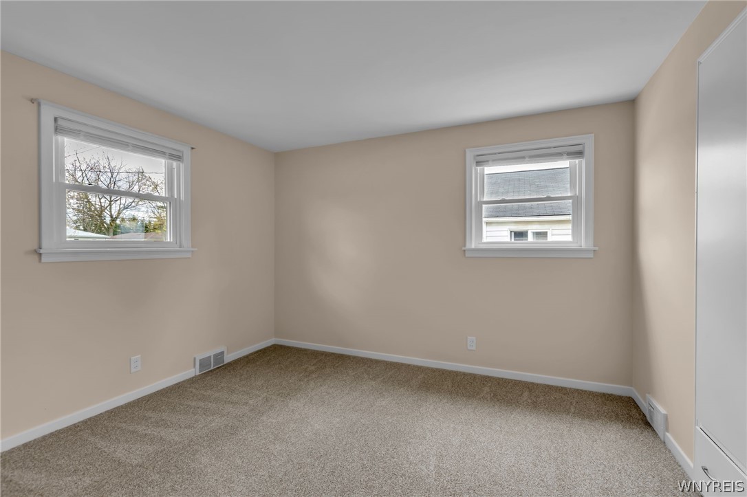 87 South Irwinwood Road Lancaster, NY 14086 - Photo 19 of 31