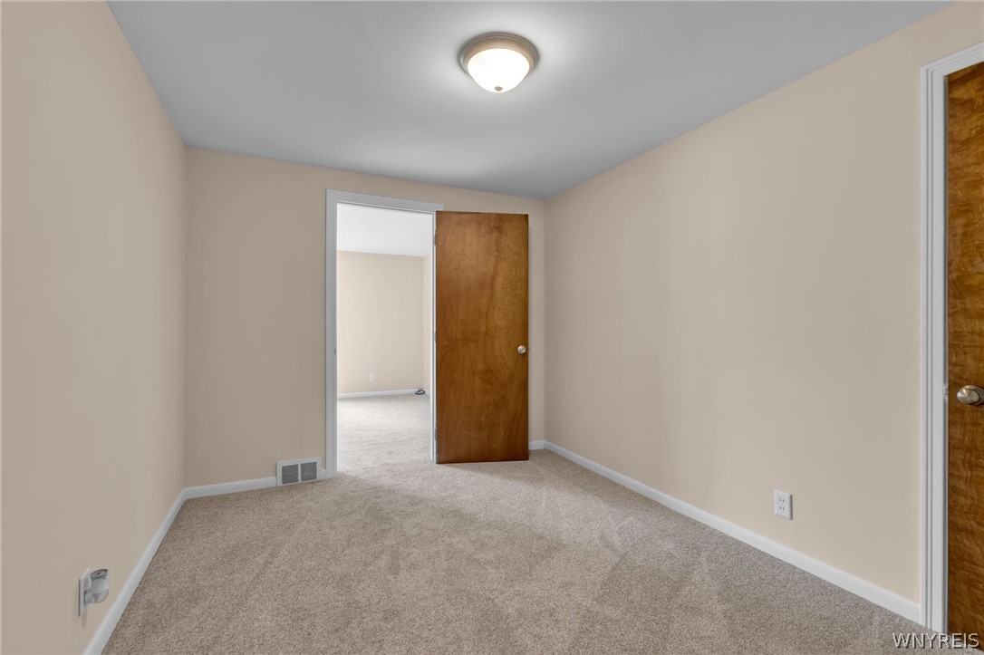 87 South Irwinwood Road Lancaster, NY 14086 - Photo 23 of 31