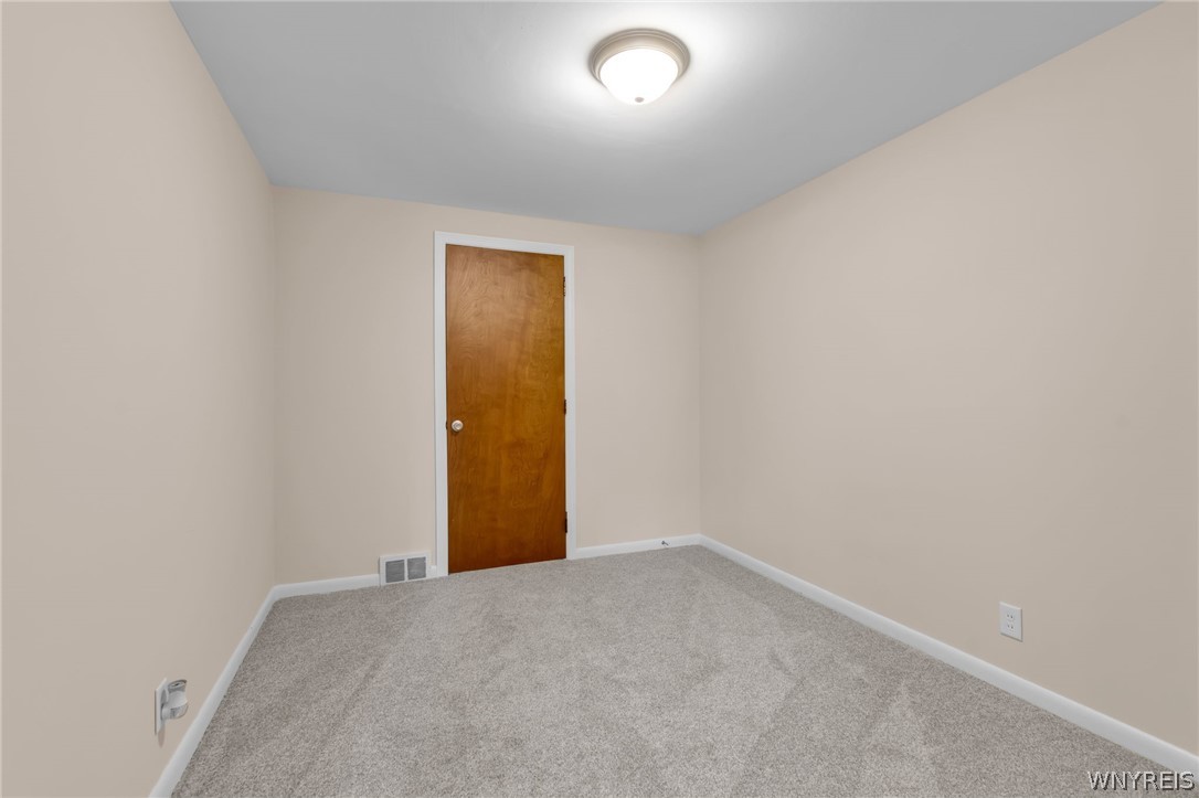 87 South Irwinwood Road Lancaster, NY 14086 - Photo 24 of 31