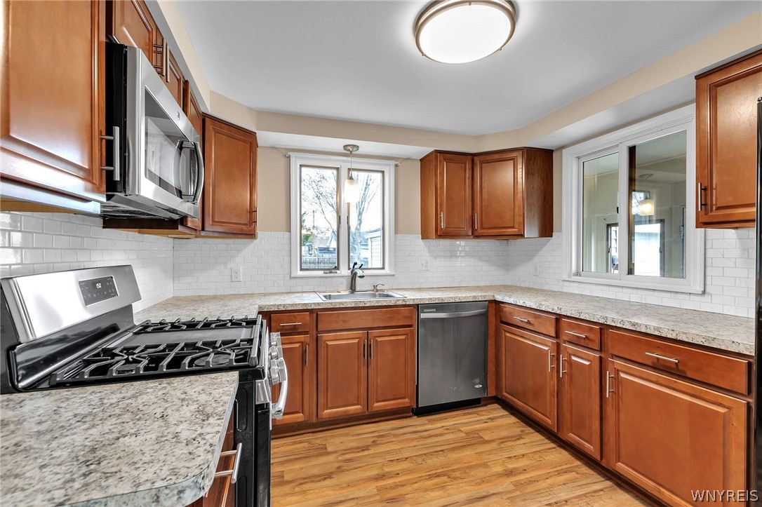 87 South Irwinwood Road Lancaster, NY 14086 - Photo 3 of 31