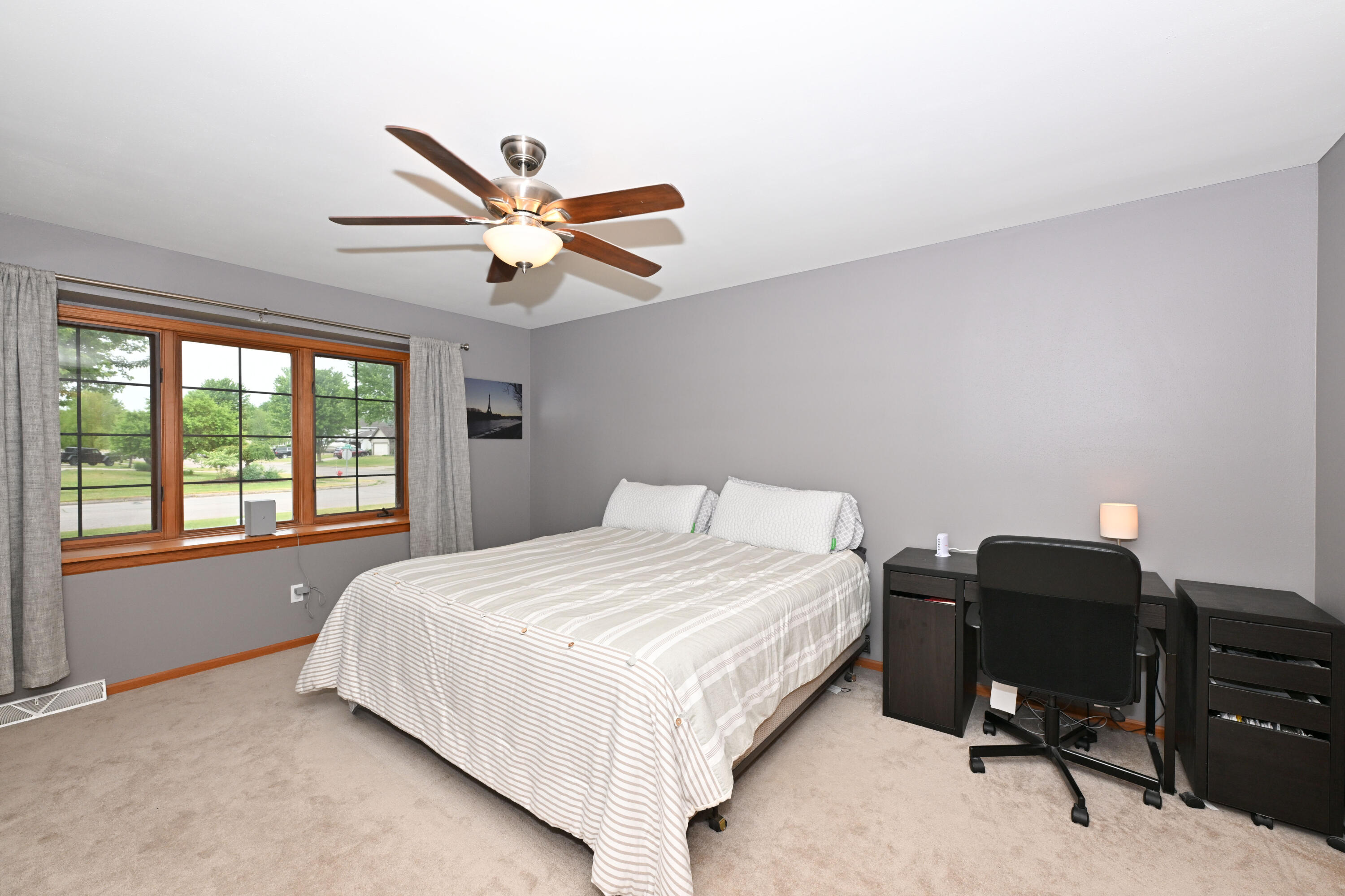 118 McKenzie Road Mukwonago, WI 53149 - Photo 17 of 36 Primary Bedroom