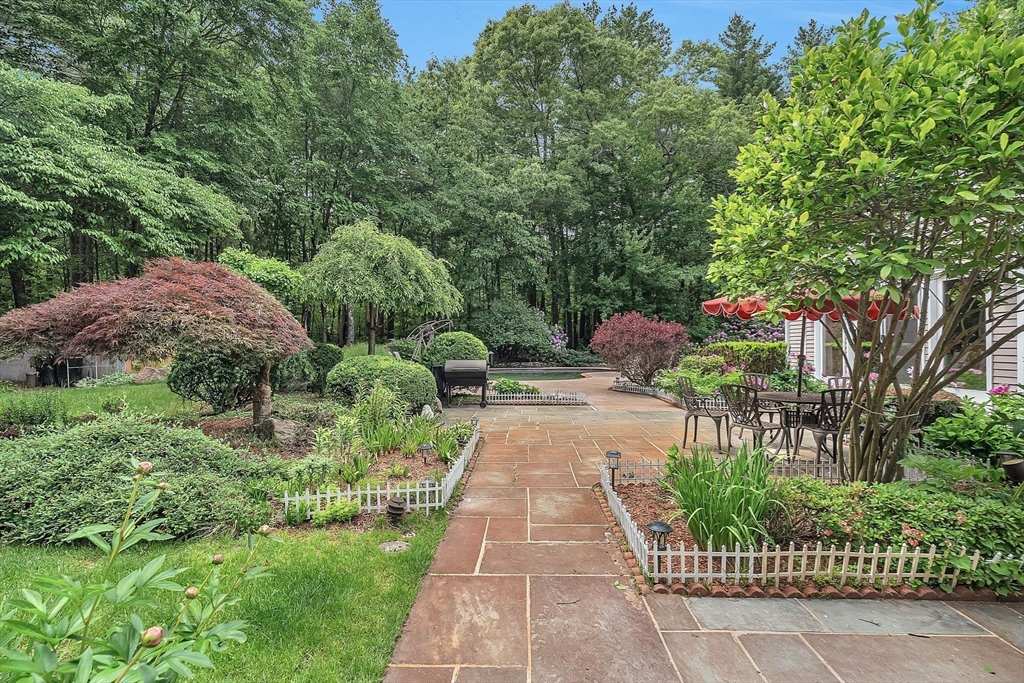 784 Strawberry Hill Road Concord, MA 01742 - Photo 5 of 41