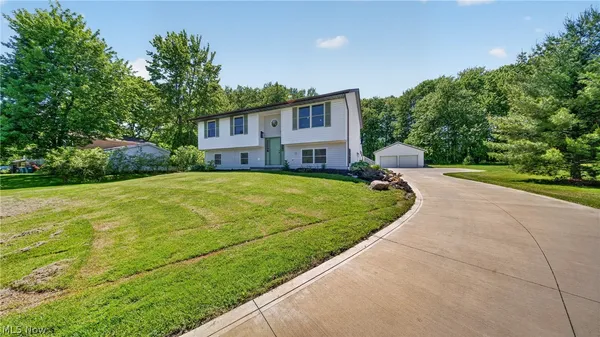 $485,000 | 10142 Hillcrest Road, Kirtland, OH 44094