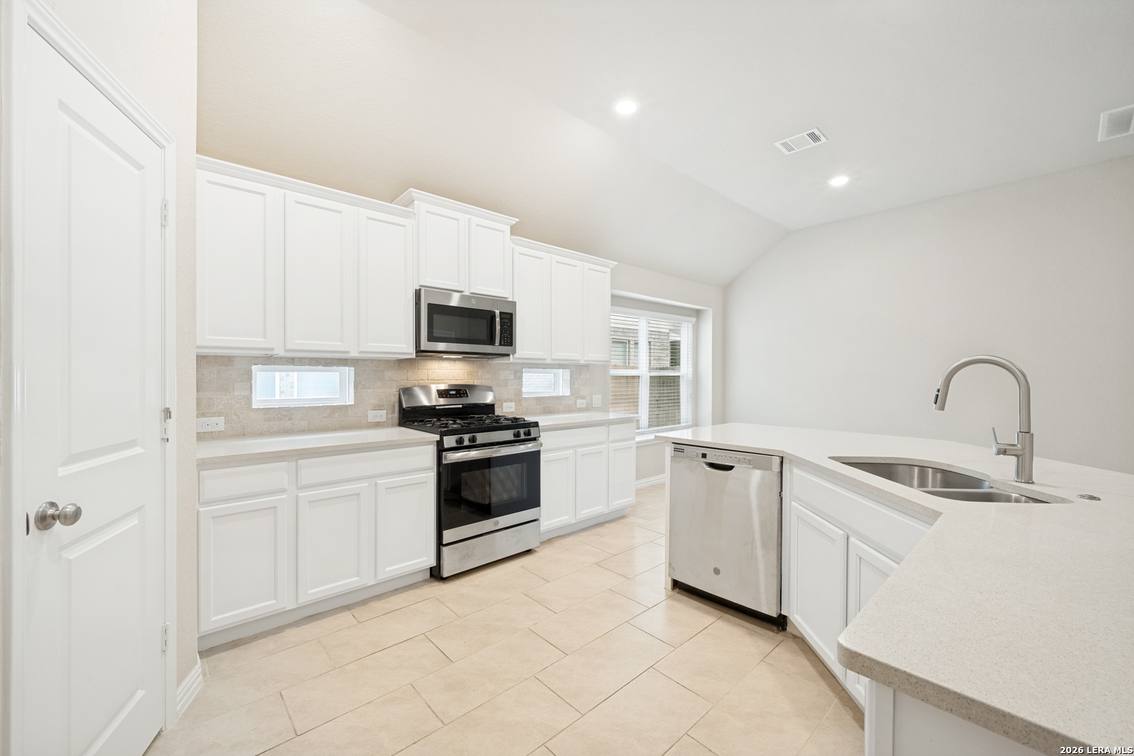 11518 Hanson's Forest Schertz, TX 78154 - Photo 10 of 25