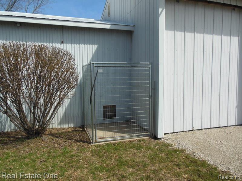 10530 Converse Road Fowlerville, MI 48836 - Photo 64 of 67 Dog Kennel