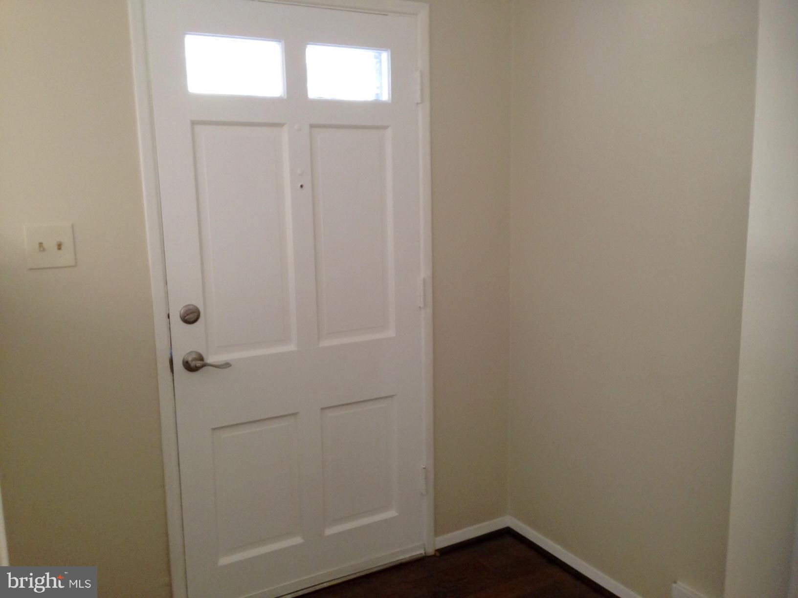 7407 Dunston Street Springfield, VA 22151 - Photo 3 of 25 Interior (General)