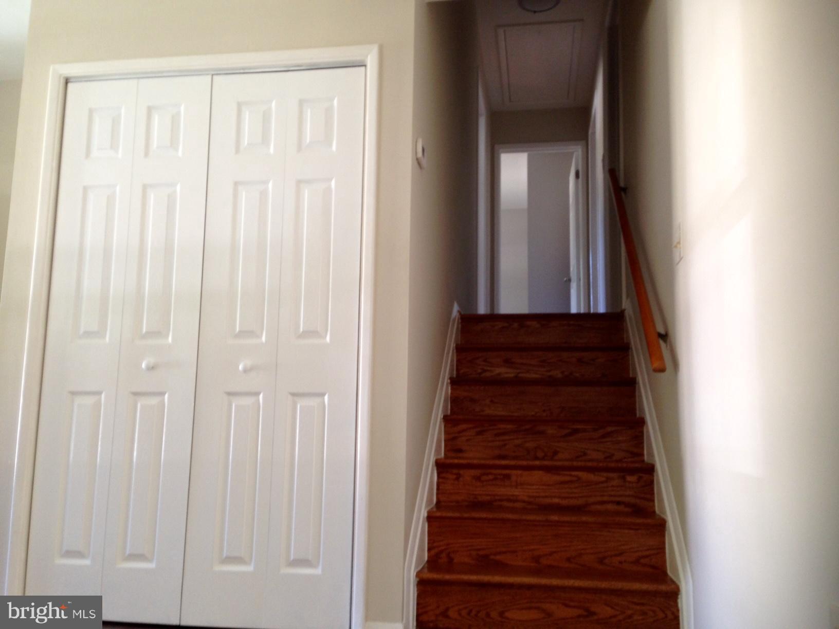 7407 Dunston Street Springfield, VA 22151 - Photo 4 of 25 Interior (General)
