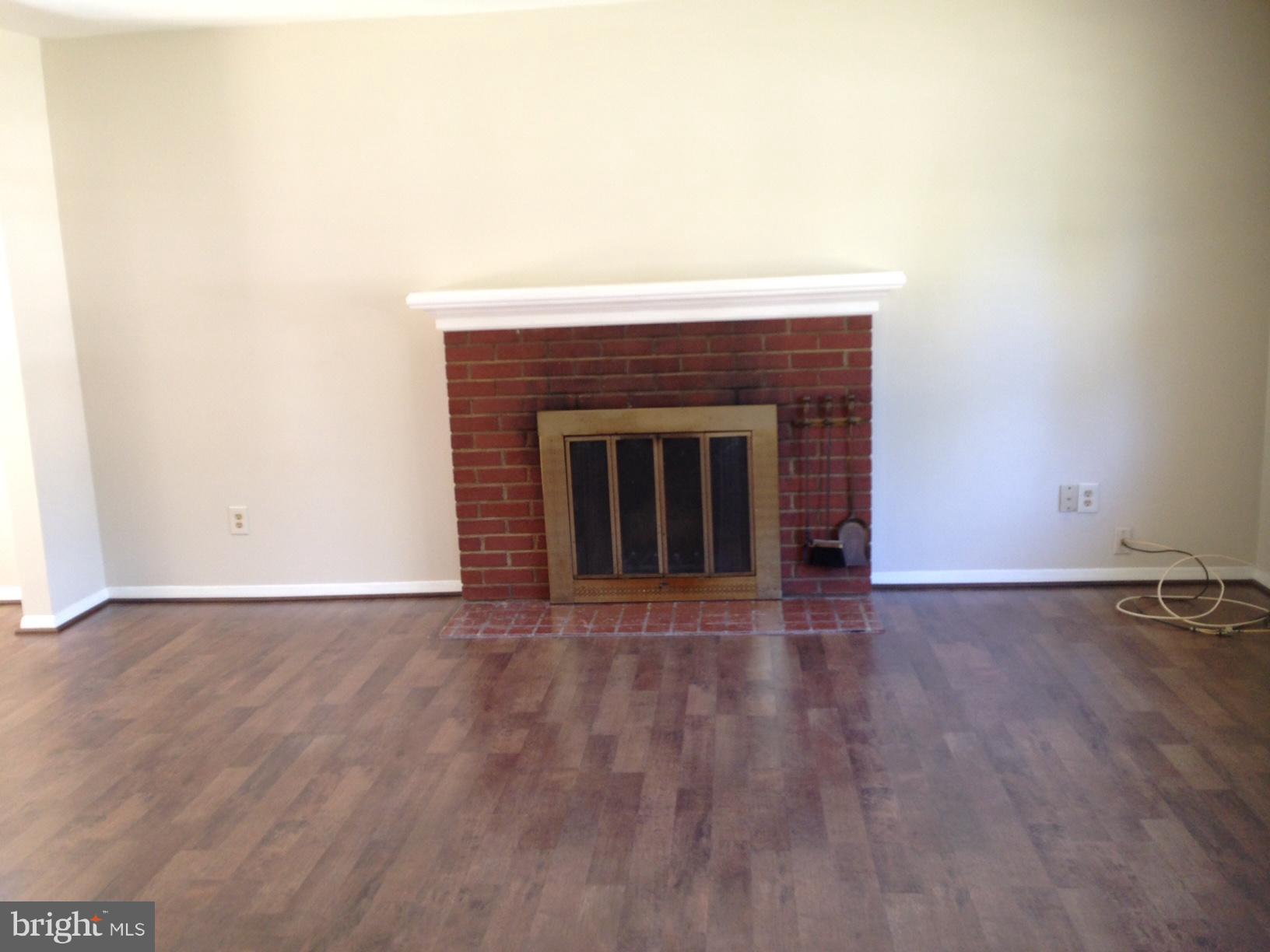 7407 Dunston Street Springfield, VA 22151 - Photo 5 of 25 Living Room