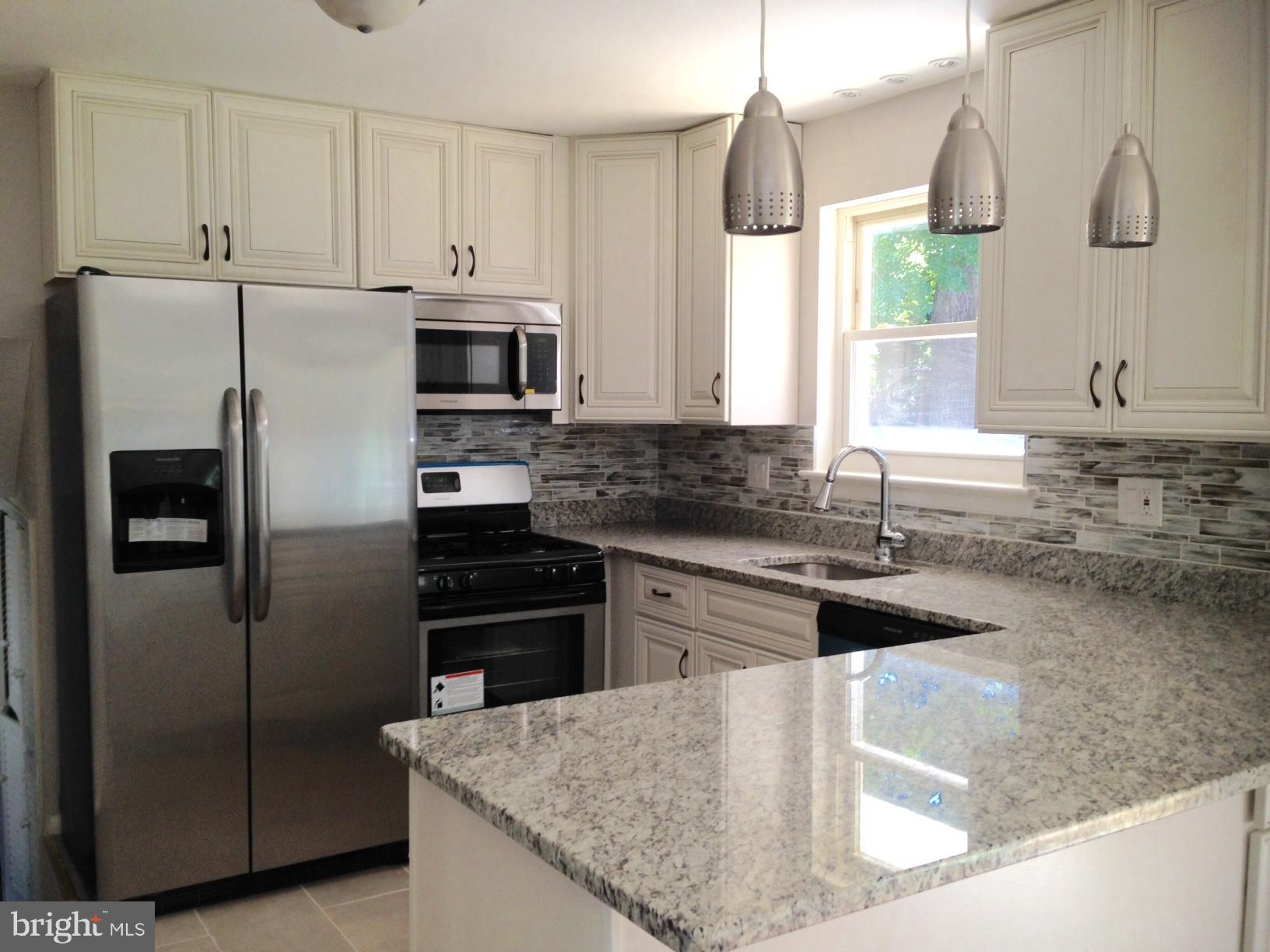 7407 Dunston Street Springfield, VA 22151 - Photo 6 of 25 Kitchen