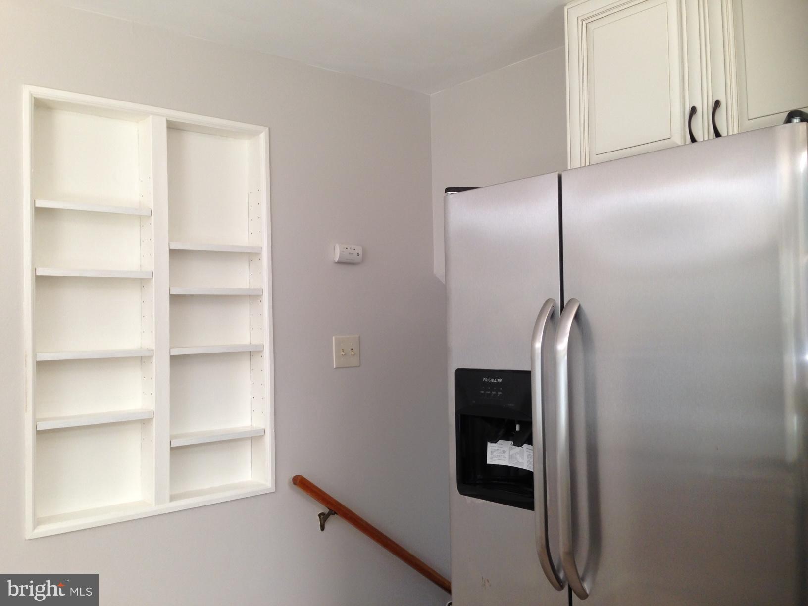 7407 Dunston Street Springfield, VA 22151 - Photo 7 of 25 Kitchen