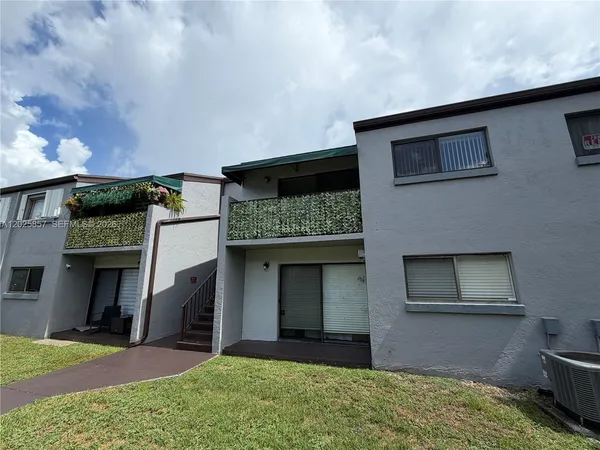 $2,300 | 7429 Southwest 152nd Avenue, Unit 13205, Miami, FL 33193