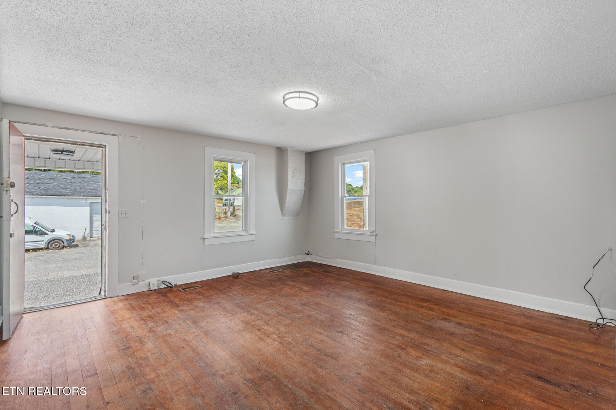 900 Mulberry Street, Unit 1/2 Loudon, TN 37774 - Photo 3 of 12 900 and a half Mulberry-3