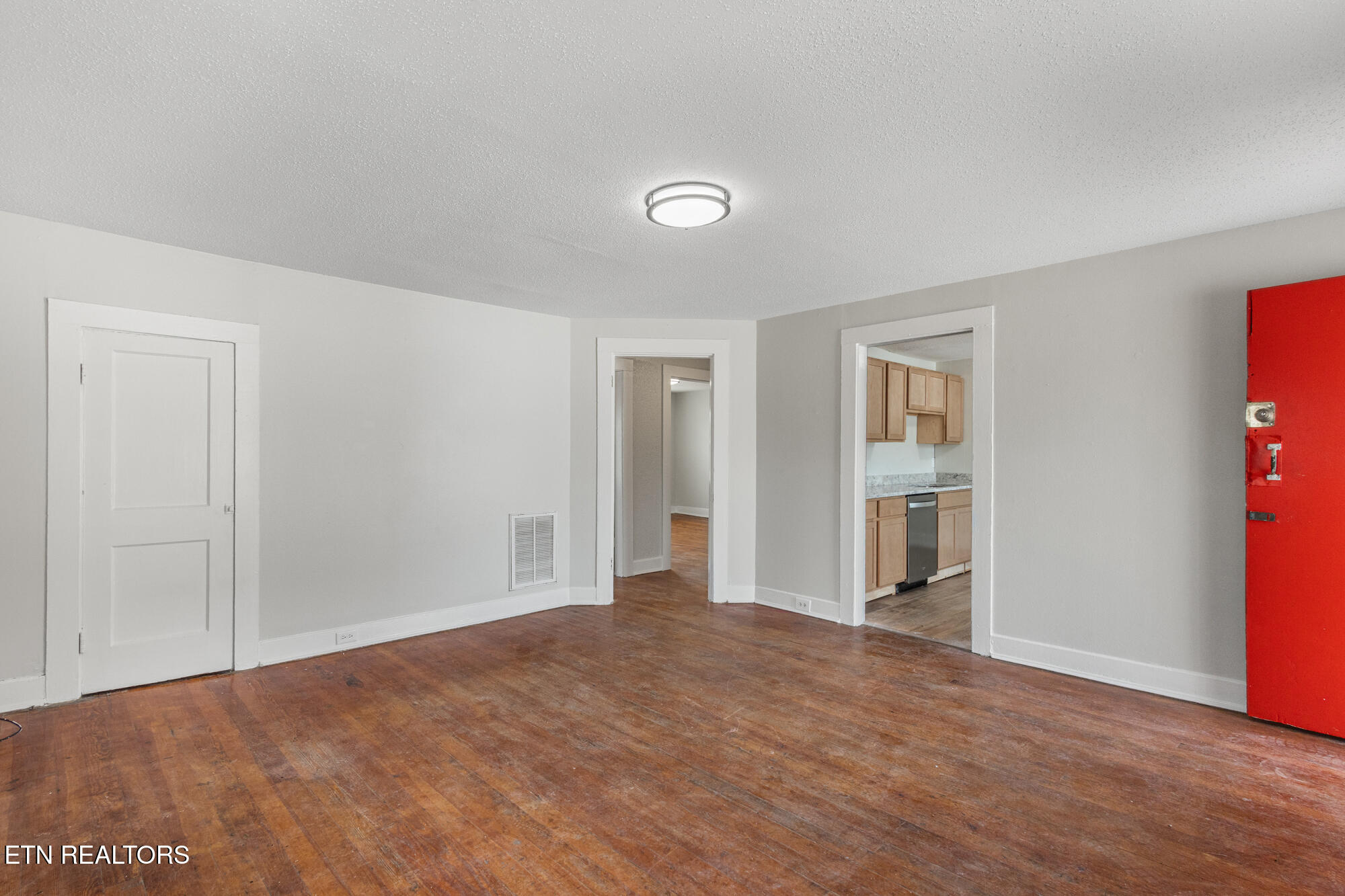 900 Mulberry Street, Unit 1/2 Loudon, TN 37774 - Photo 4 of 12 900 and a half Mulberry-2