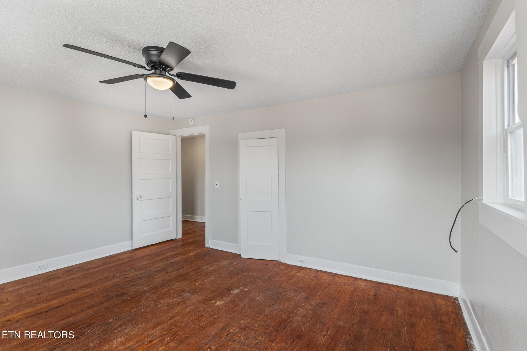 900 Mulberry Street, Unit 1/2 Loudon, TN 37774 - Photo 8 of 12 900 and a half Mulberry-8