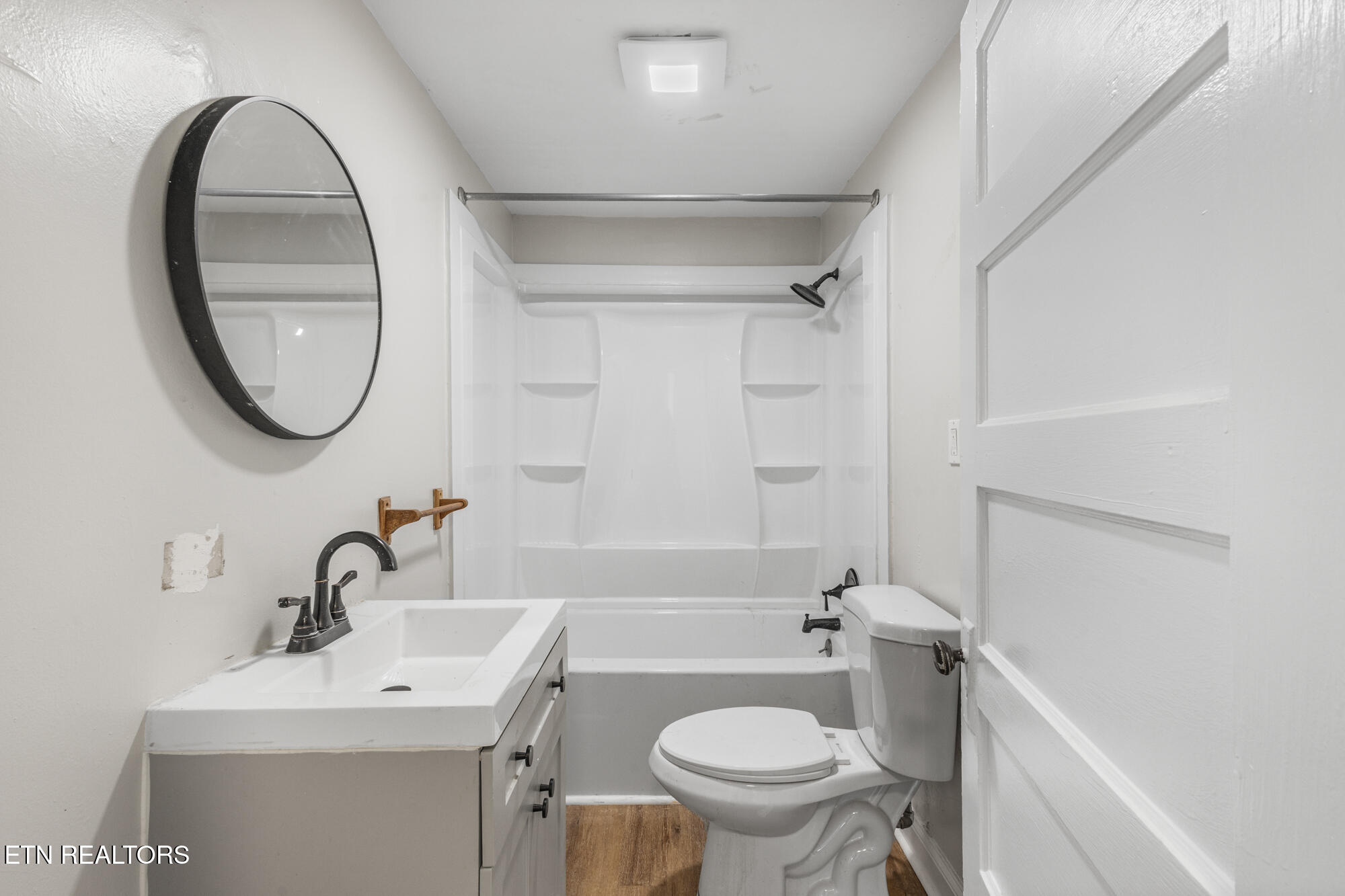 900 Mulberry Street, Unit 1/2 Loudon, TN 37774 - Photo 10 of 12 900 and a half Mulberry-4