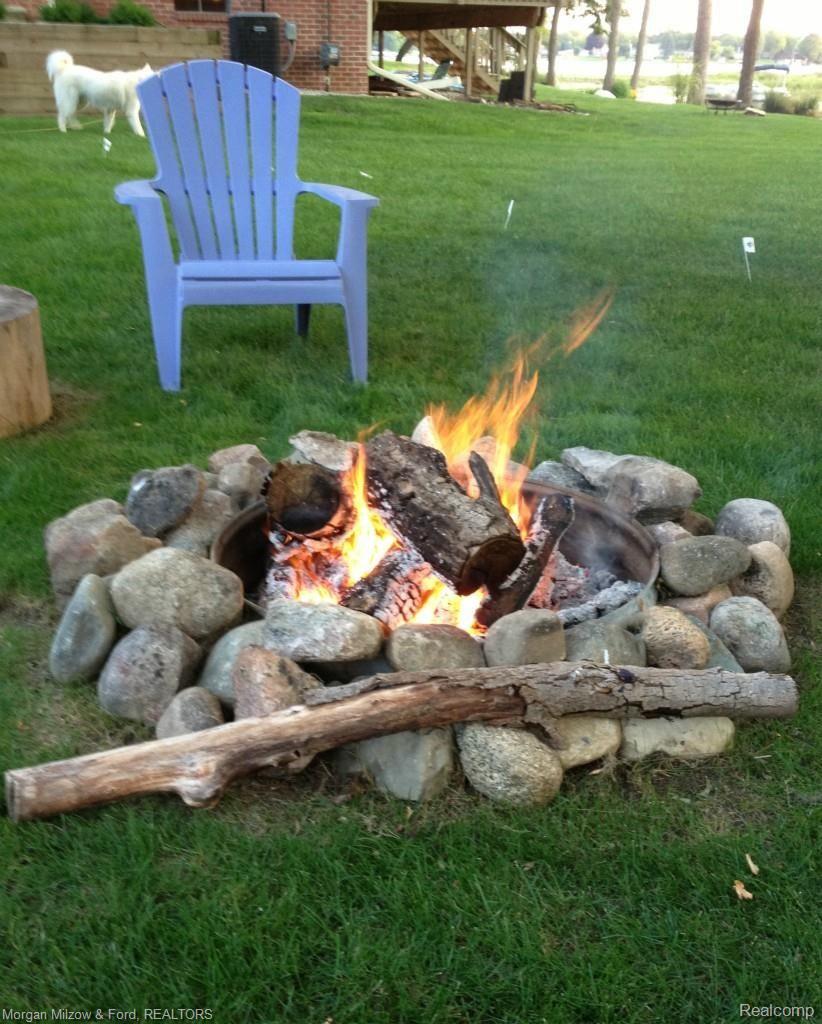 3217 Mann Road Waterford, MI 48329 - Photo 32 of 32 33 Fire Pit.jpg