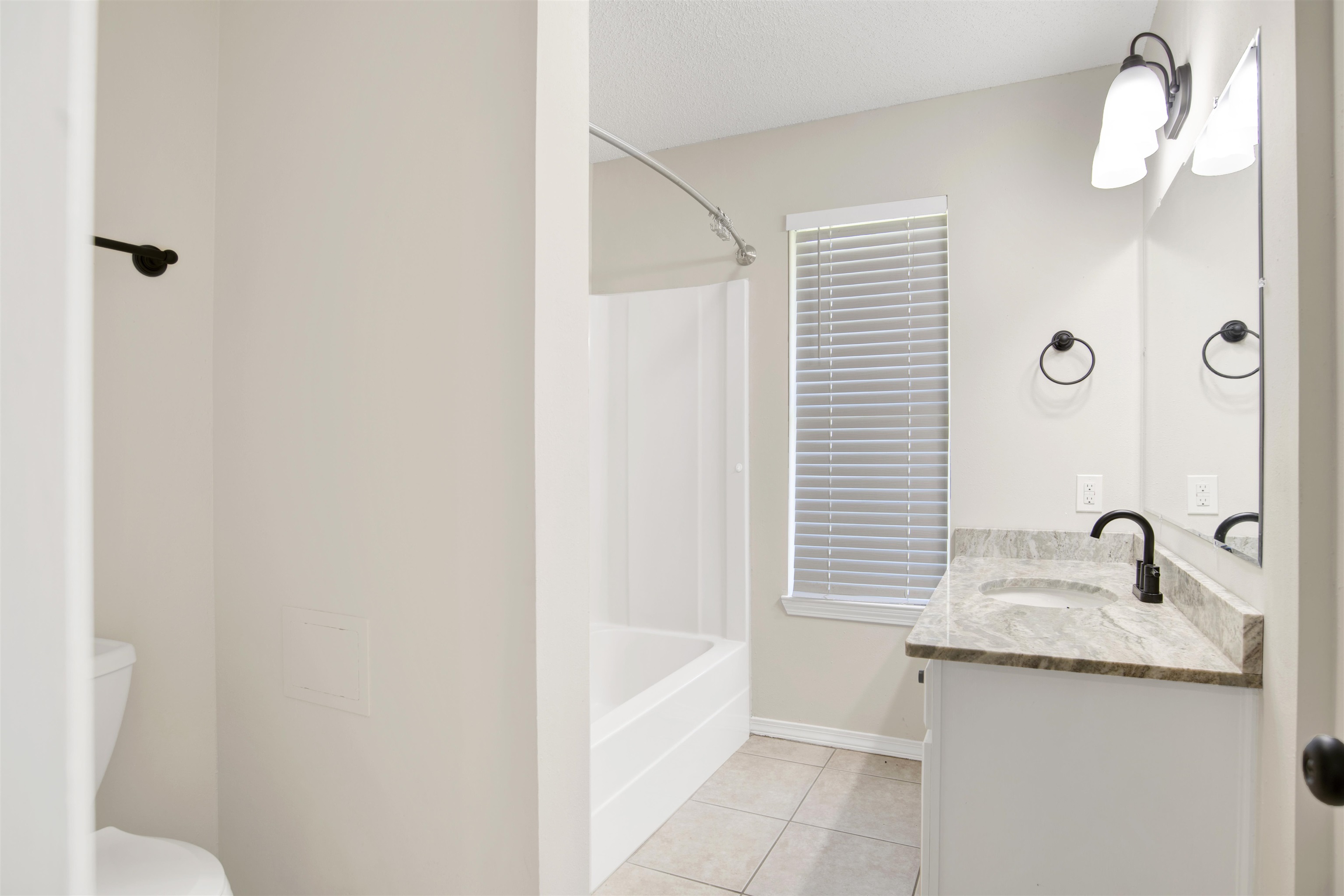 9825 Fairway Drive Foley, AL 36535 - Photo 27 of 39 Bathroom
