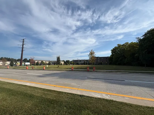 $1,425,000 | 6841 West Mequon Road, Unit 6907, Mequon, WI 53092
