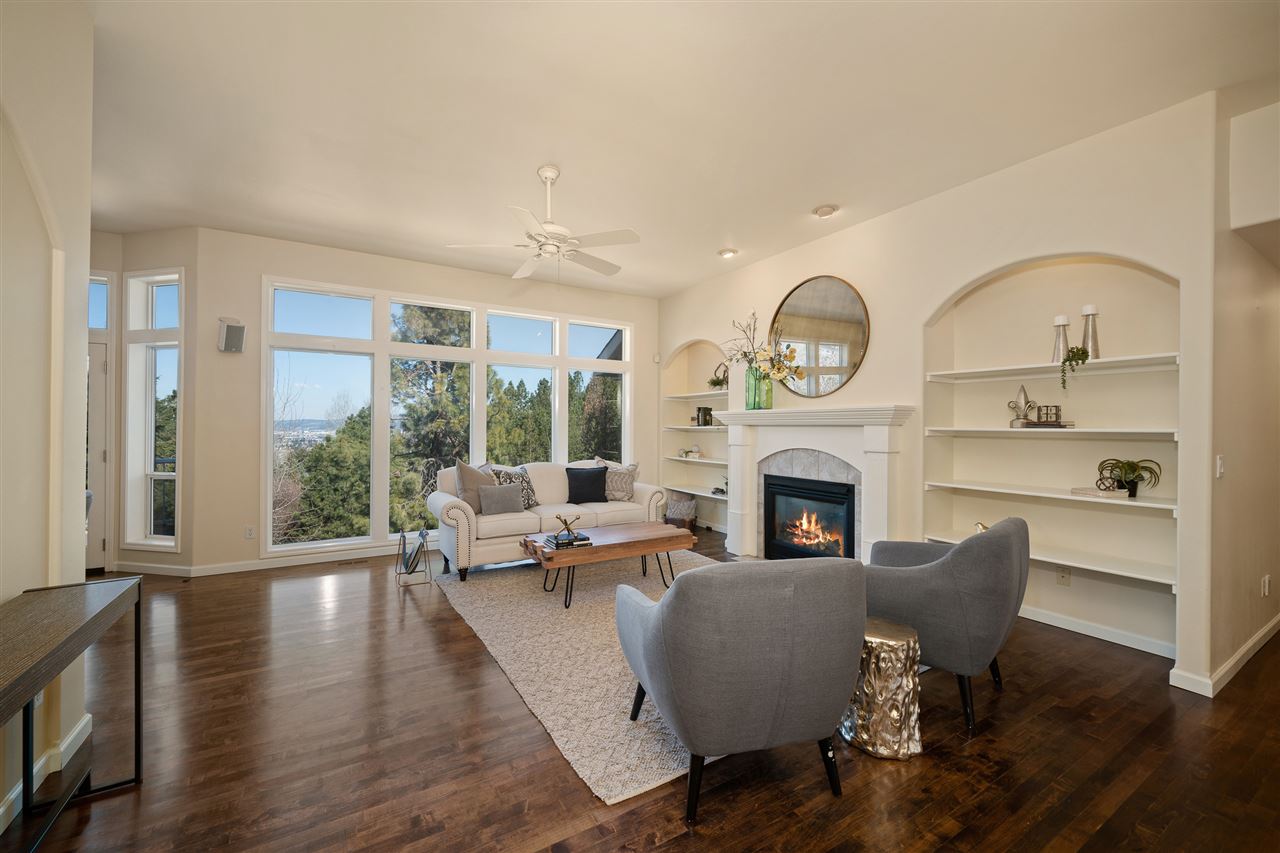 2202 South Ridgemont Lane Veradale, WA 99037 - Photo 2 of 20