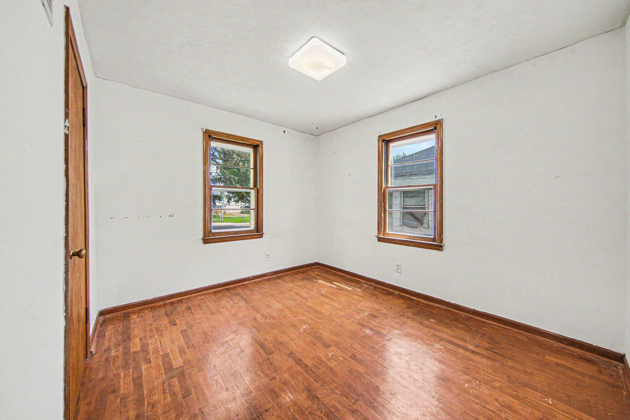853 Addison Street Adrian, MI 49221 - Photo 14 of 30 015_dscf5610_169