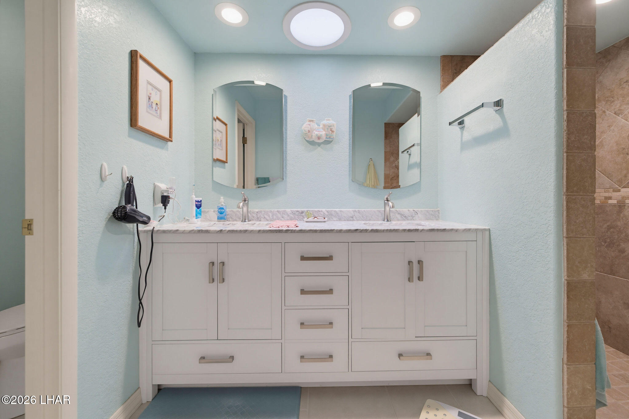 375 London Bridge Road, Unit 40 Lake Havasu City, AZ 86403 - Photo 22 of 39 Primary Bathroom