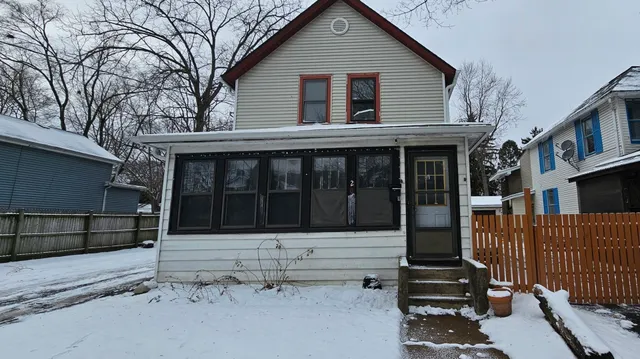 $160,000 | 520 North County Street, Waukegan, IL 60085