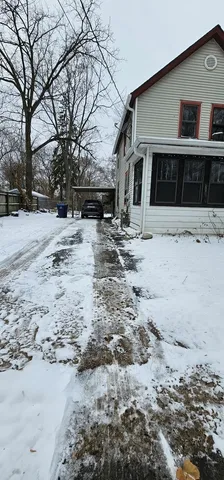 $160,000 | 520 North County Street, Waukegan, IL 60085