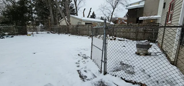 $160,000 | 520 North County Street, Waukegan, IL 60085