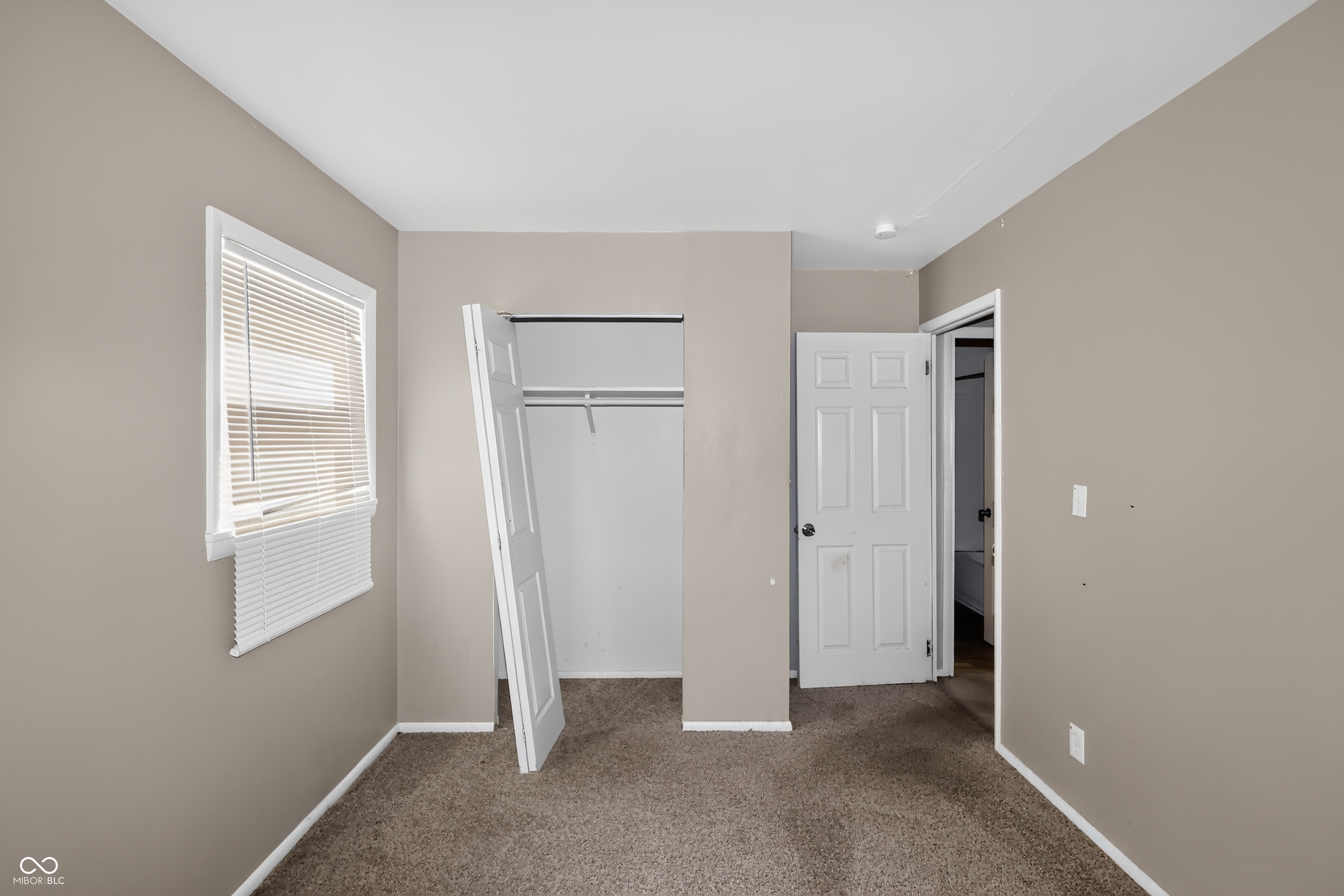 9926 Montery Road Indianapolis, IN 46235 - Photo 9 of 16