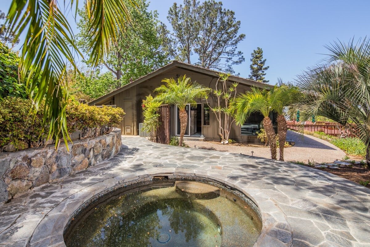 4373 CM Privado Rancho Santa Fe, CA 92067 - Photo 9 of 22 Gallery Image 9