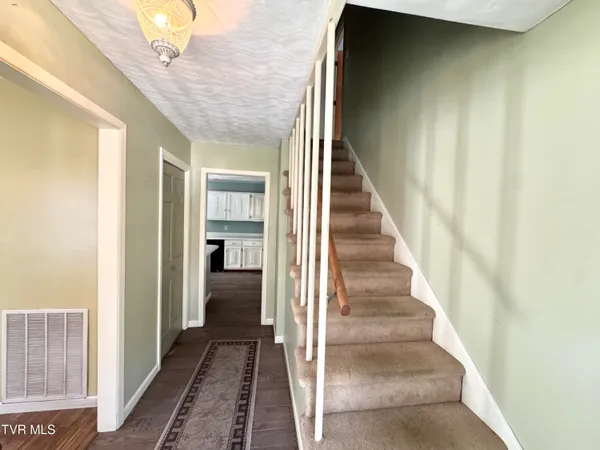 $252,000 | 1721 Valley View Drive, Big Stone Gap, VA 24219