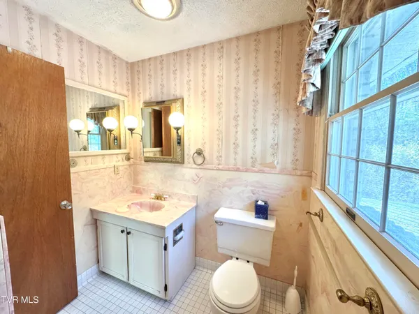 $252,000 | 1721 Valley View Drive, Big Stone Gap, VA 24219
