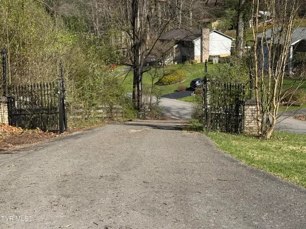 $252,000 | 1721 Valley View Drive, Big Stone Gap, VA 24219