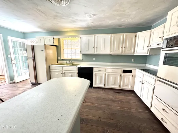 $252,000 | 1721 Valley View Drive, Big Stone Gap, VA 24219