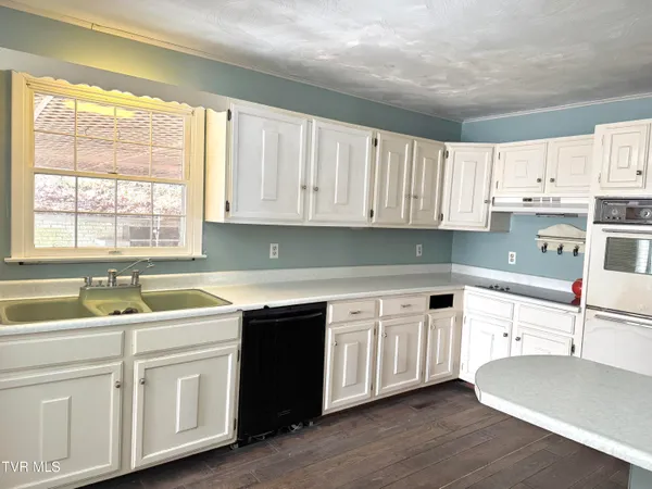 $252,000 | 1721 Valley View Drive, Big Stone Gap, VA 24219