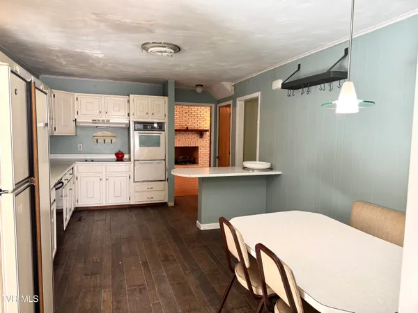 $252,000 | 1721 Valley View Drive, Big Stone Gap, VA 24219